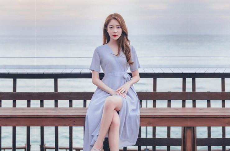 清纯较小00后一对 C 罩 杯 美 乳 坚挺 玲 珑 有致 乖 巧 软 萌 爆 操 她